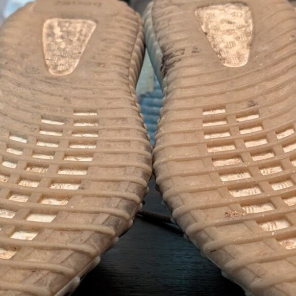⬇️PD⬇️ADIDAS YEEZY Boost 350 V2 Beluga 2.0 - Picture 5 of 10
